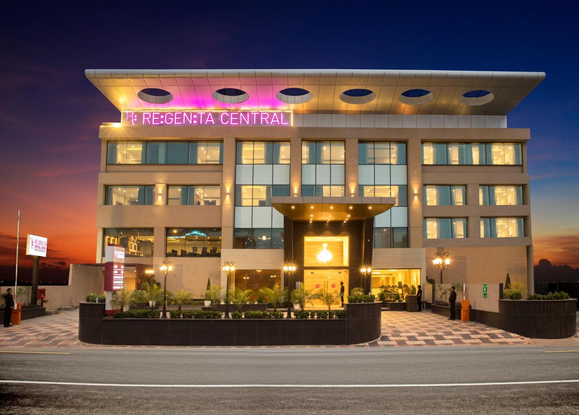 Regenta Central Cassia Zirakpur Chandigarh מראה חיצוני תמונה
