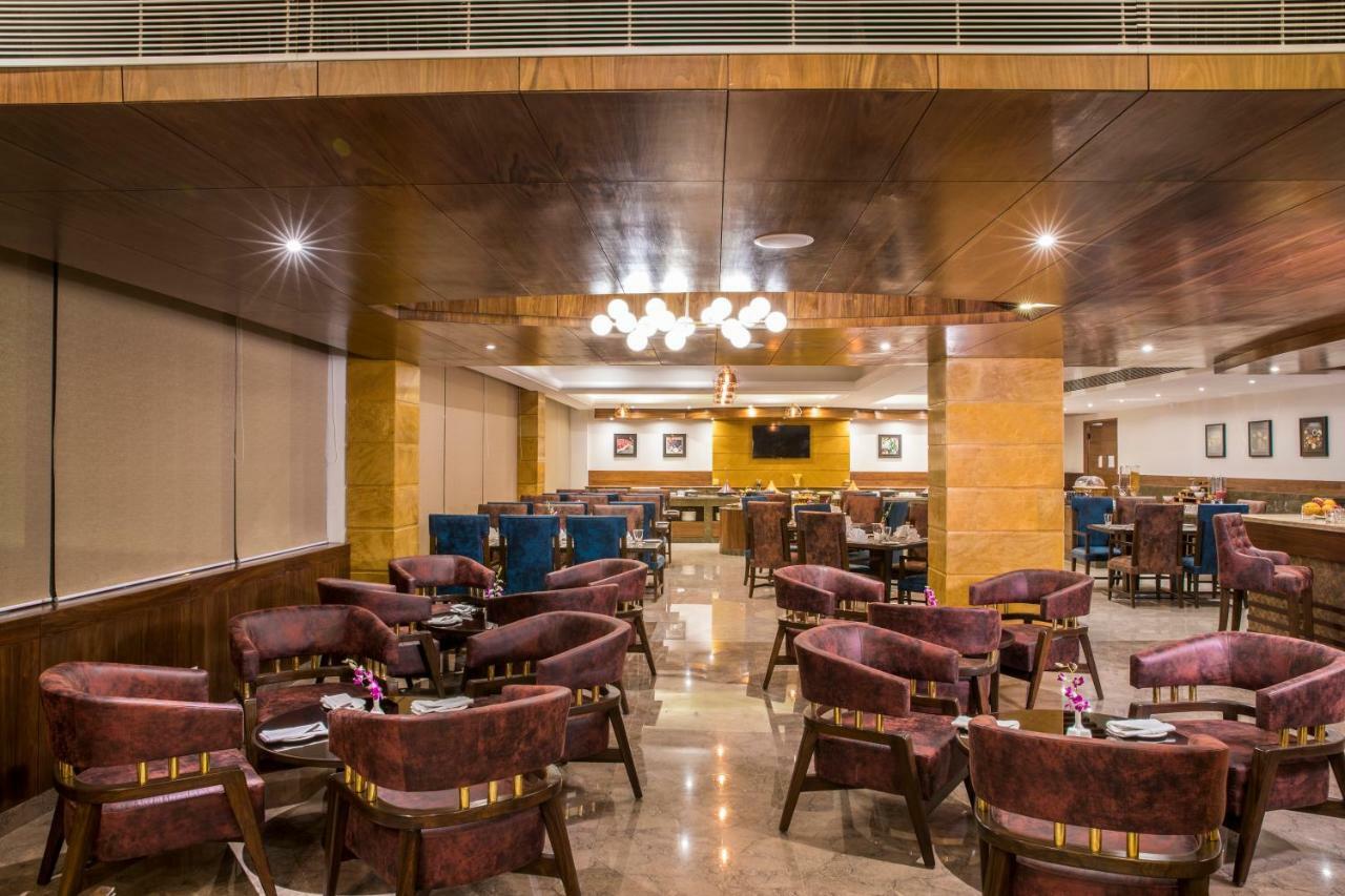 Regenta Central Cassia Zirakpur Chandigarh מראה חיצוני תמונה