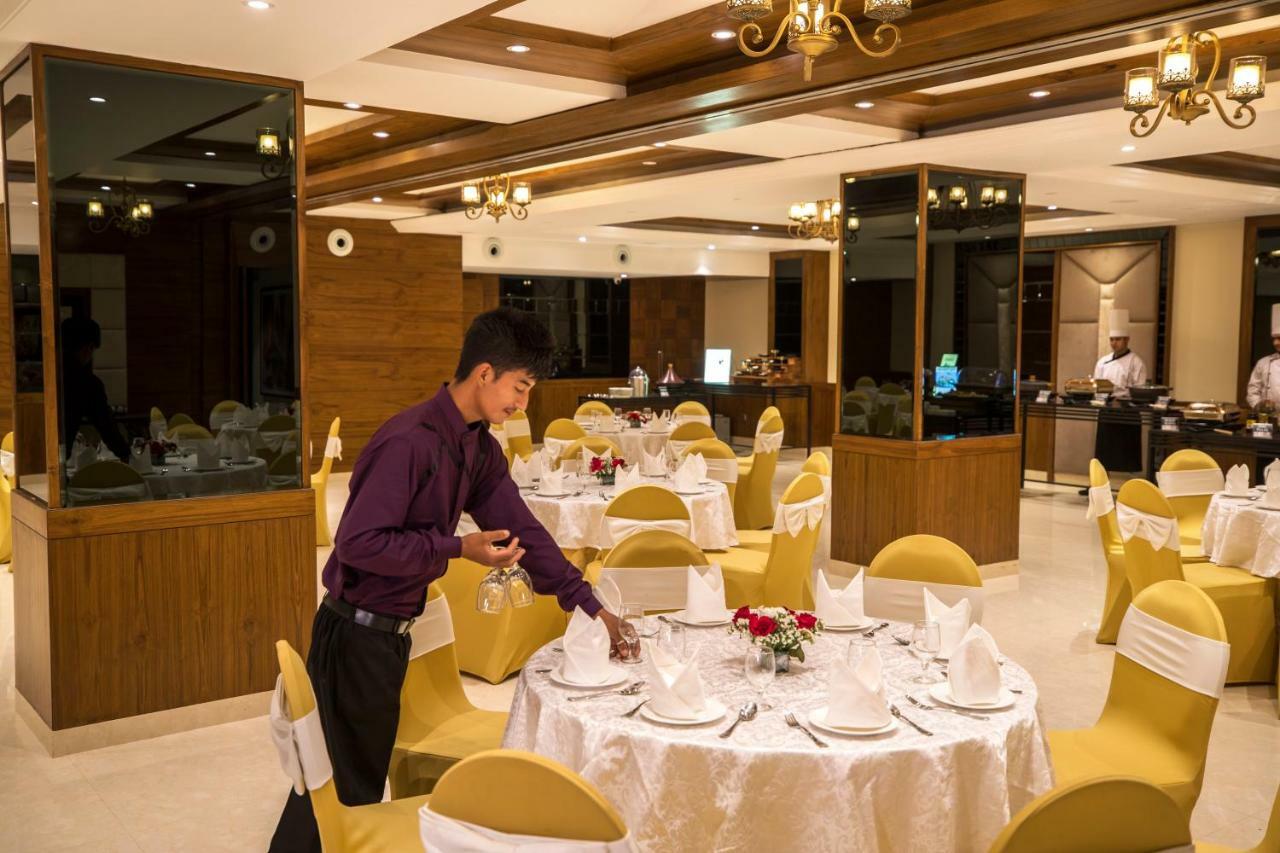 Regenta Central Cassia Zirakpur Chandigarh מראה חיצוני תמונה