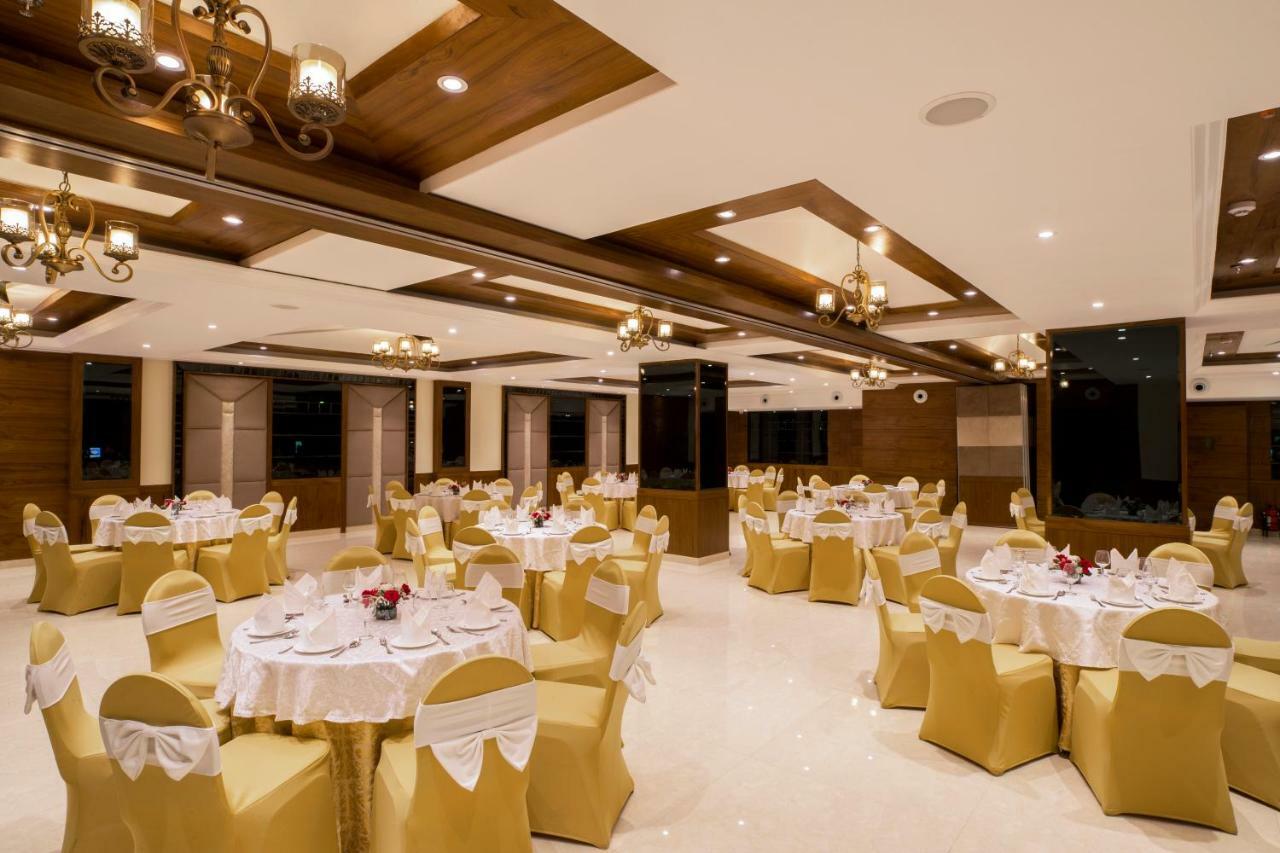 Regenta Central Cassia Zirakpur Chandigarh מראה חיצוני תמונה