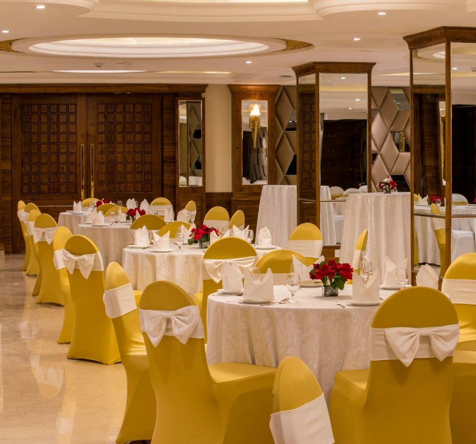 Regenta Central Cassia Zirakpur Chandigarh מראה חיצוני תמונה