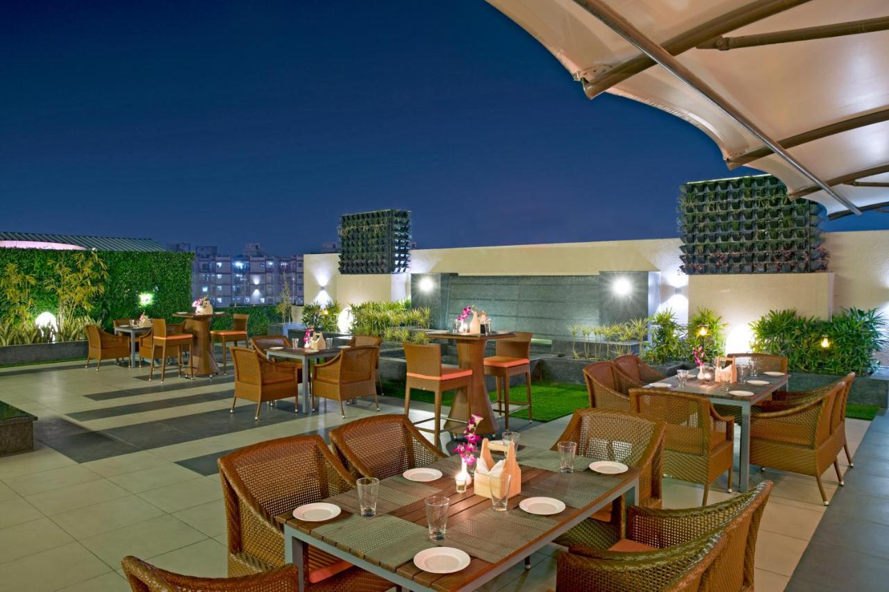 Regenta Central Cassia Zirakpur Chandigarh מראה חיצוני תמונה